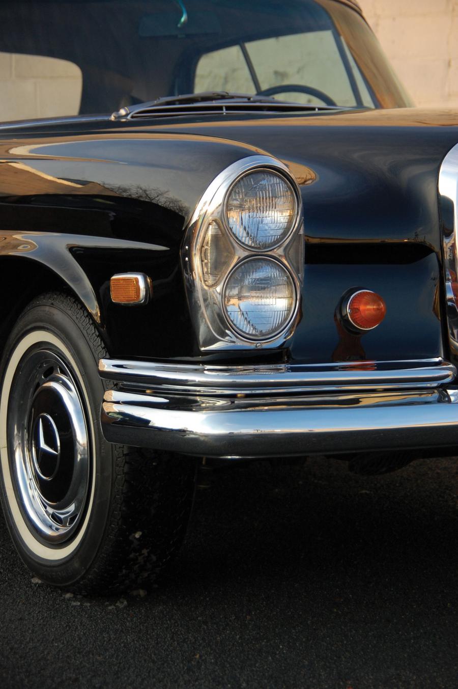  Mercedes-Benz 280 SE Cabriolet 1969 года  (фото 3 из 4)